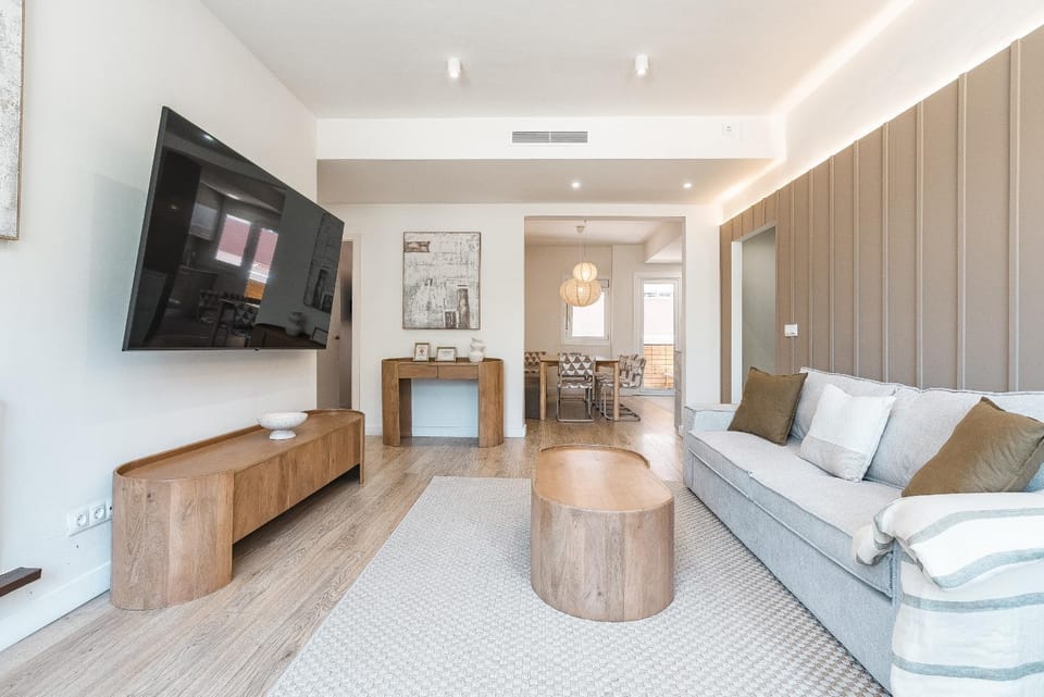 Communal lounge/ TV room, Living room