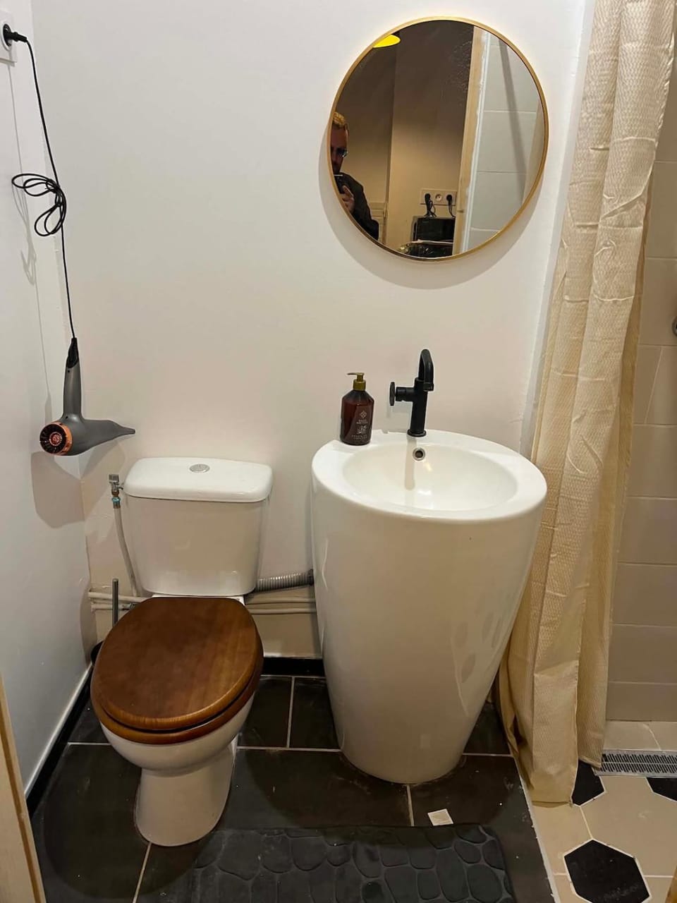 Cozy Studio with Private Jacuzzi, Modern Comfort Apartment in Hauts-de-France
