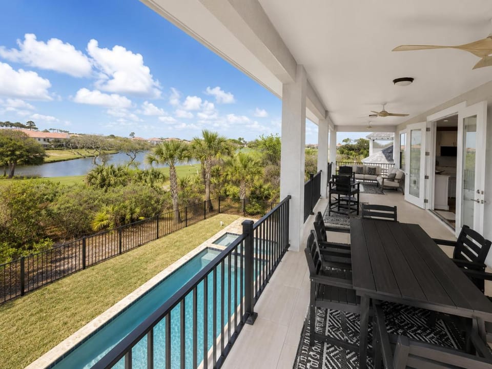 Retreat to Cinnamon Beach 2 King Beds, Private Pool & Spa Game Room PCBV Country House in Palm Coast