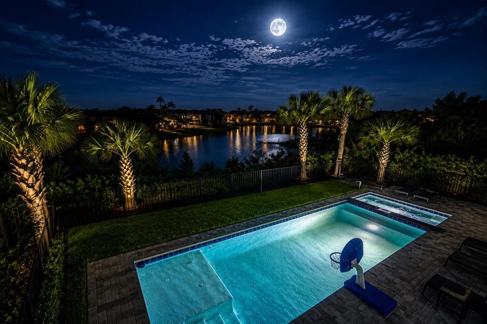 Retreat to Cinnamon Beach 2 King Beds, Private Pool & Spa Game Room PCBV Country House in Palm Coast