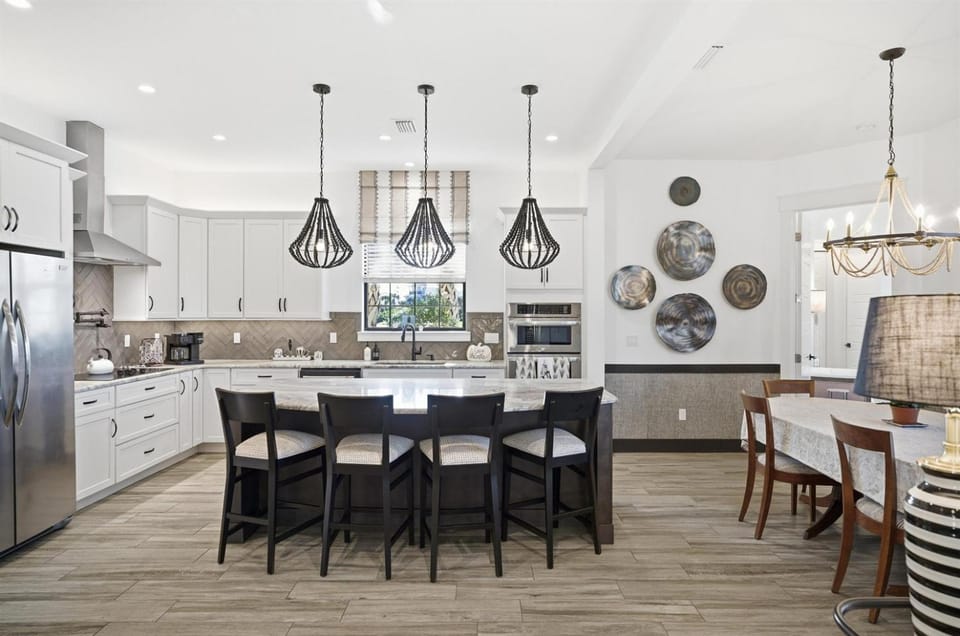 Luxury 5BR Home w Private Pool & Lake Views Legacy 5-Star Home PCBV Country House in Palm Coast