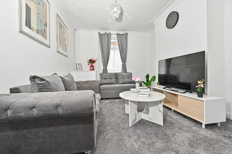 Glover Terrace - By Sigma Stays House in Crewe