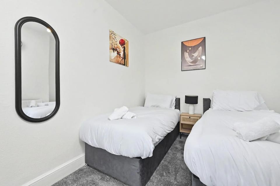 Glover Terrace - By Sigma Stays House in Crewe
