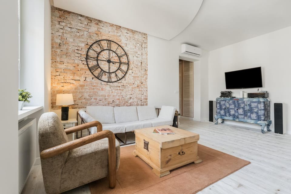 Dworcowa 100 SM Apartments for 8 Guests Near the Railway Station Apartment in Wroclaw