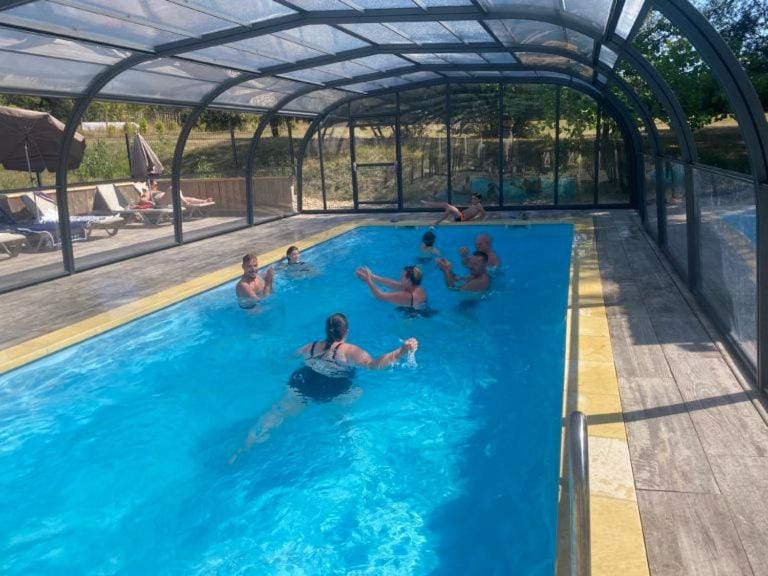 Chalet en Bois Campground/ 
RV Resort in Nouvelle-Aquitaine