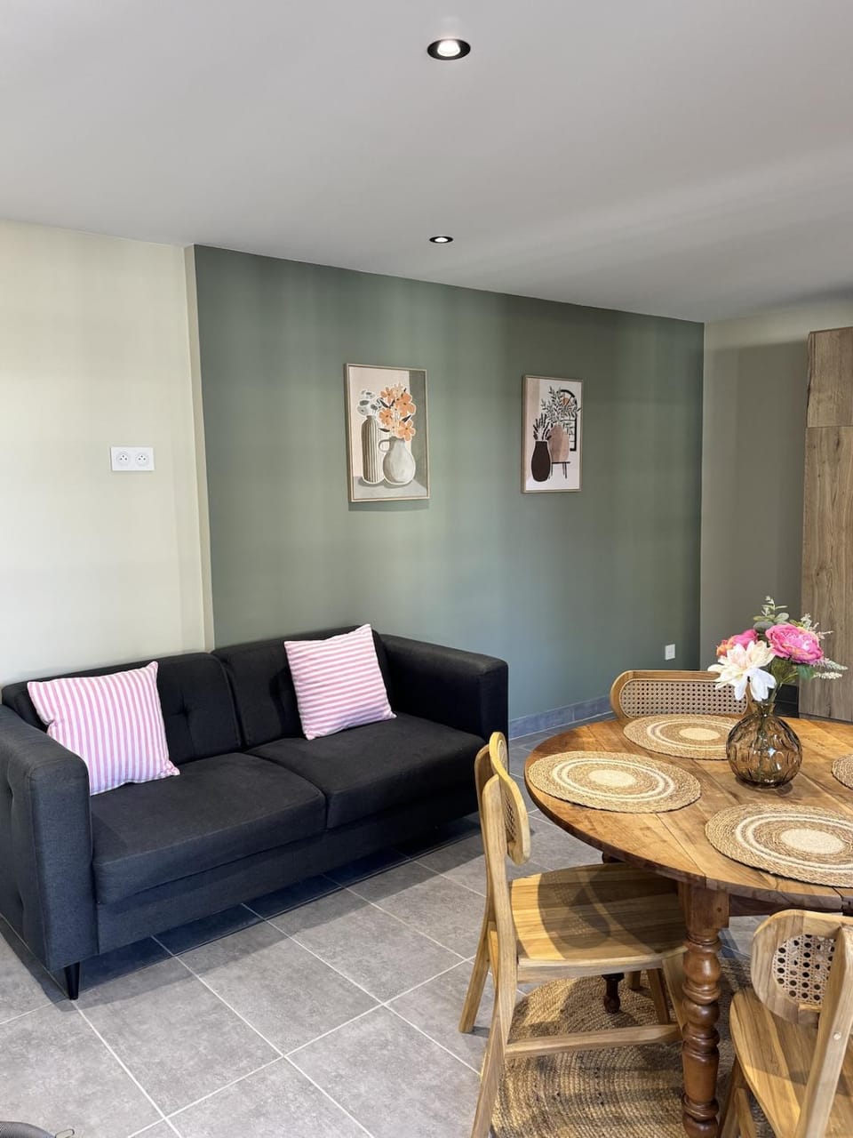 Appartement en centre-ville à 100 mètres de la plage Apartment in Normandy
