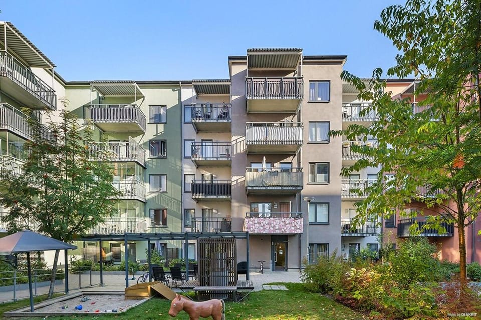 Stylish Sätra Apartment with Balcony Near Metro Apartment in Huddinge