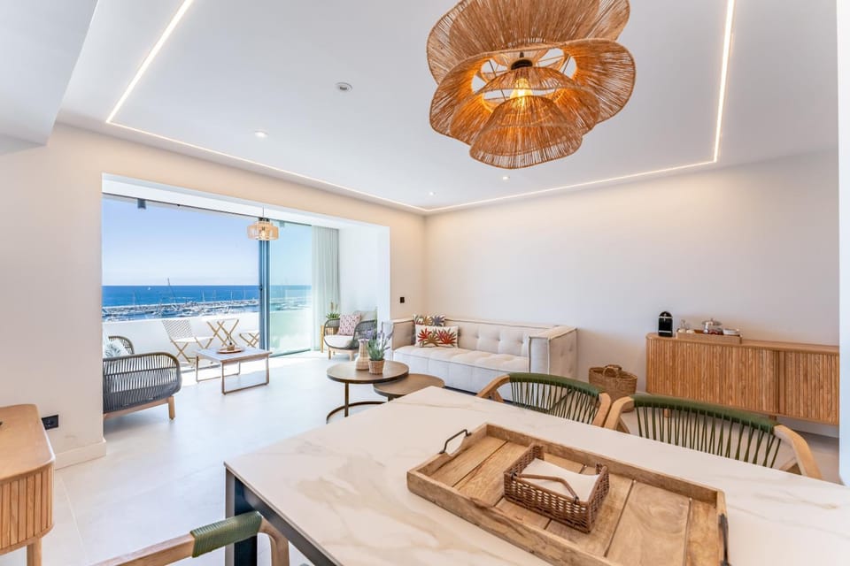 TV and multimedia, Living room, Seating area, Dining area, Sea view