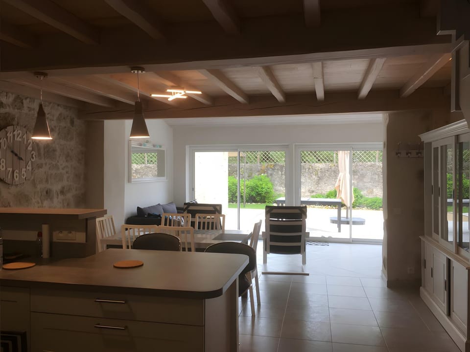 Property building, Kitchen or kitchenette, Living room