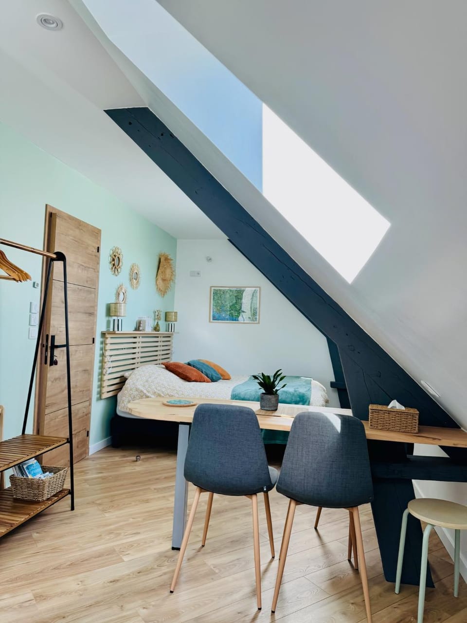Photo of the whole room