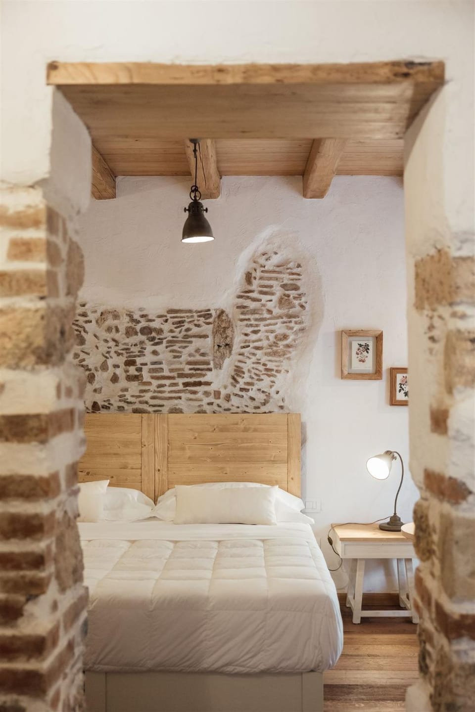 Bed, Photo of the whole room