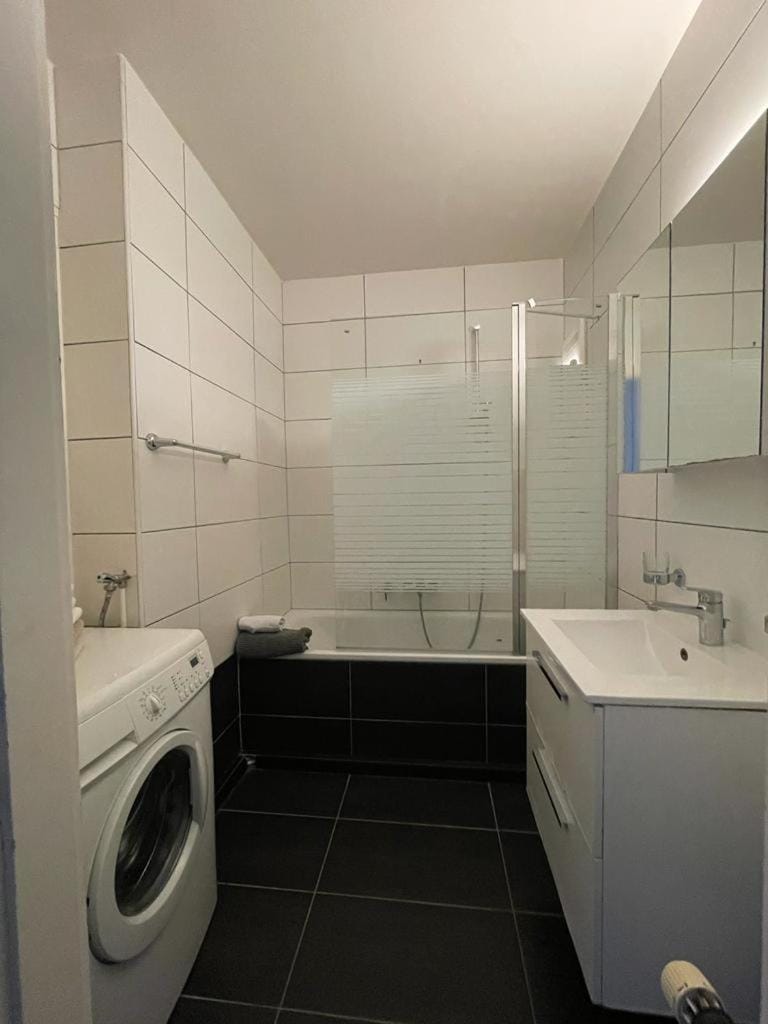 Bathroom, Bath, washing machine