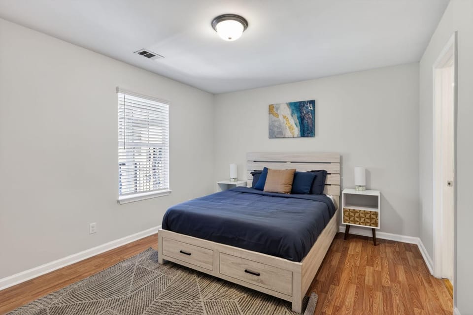 Elegant 2 Bed 2 Bath Retreat Apartment in Savannah