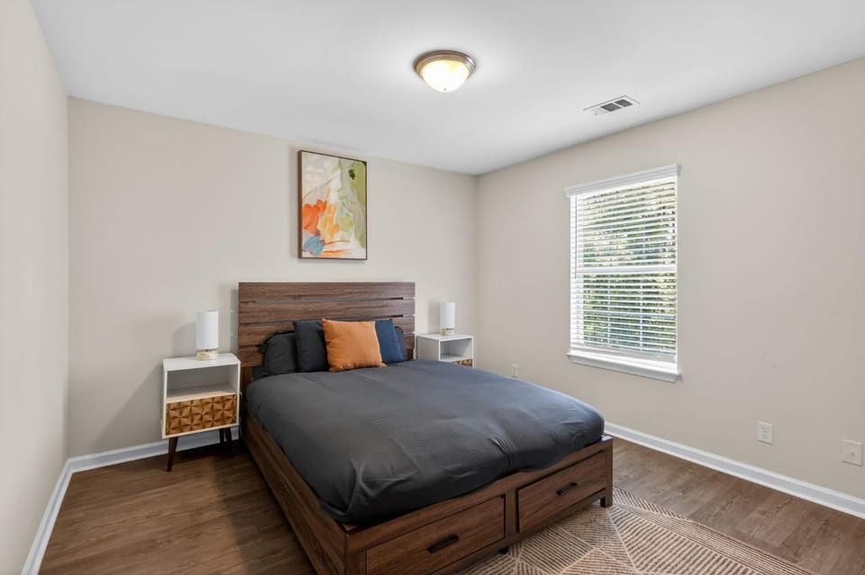 Modern 2BR2BA Spacious Retreat Apartment in Savannah