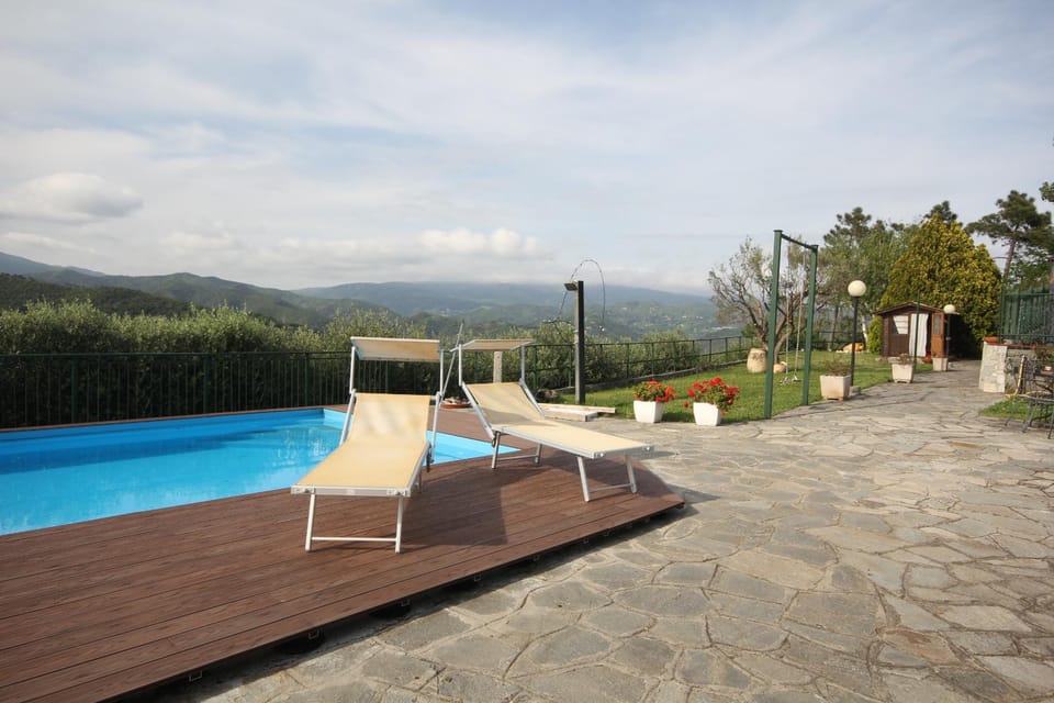 Natural landscape, Mountain view, Pool view, Swimming pool, sunbed