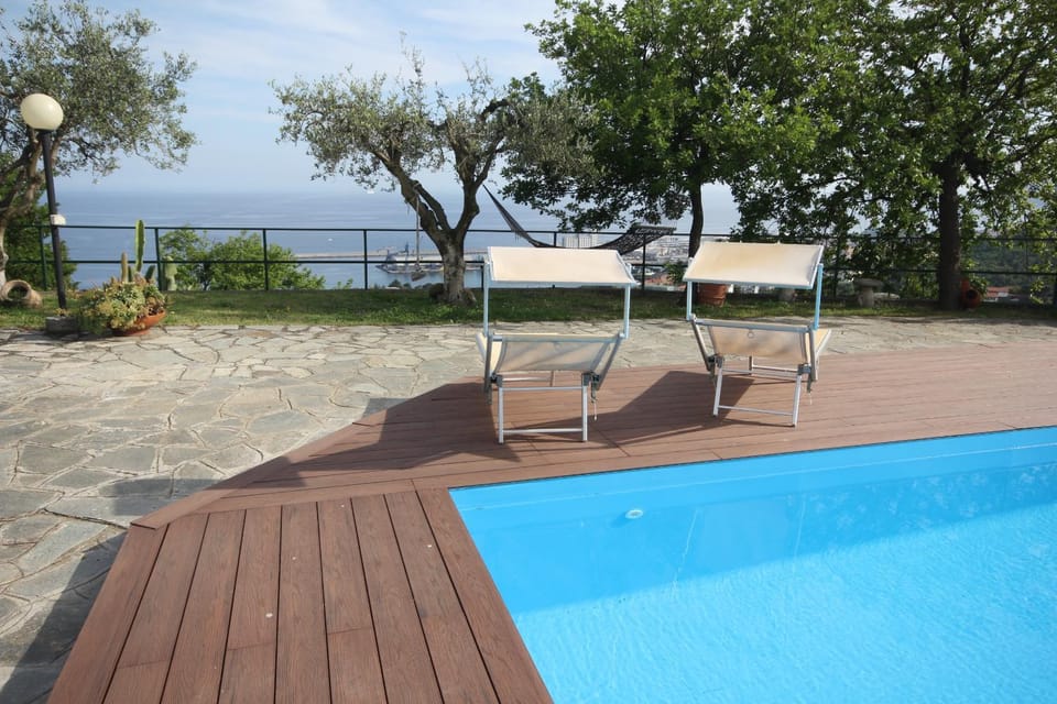 Garden, Garden view, Pool view, Swimming pool, sunbed