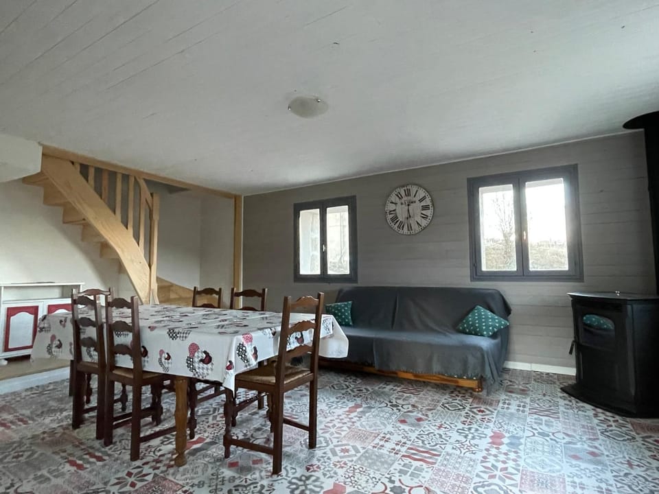 Property building, Living room, Bedroom