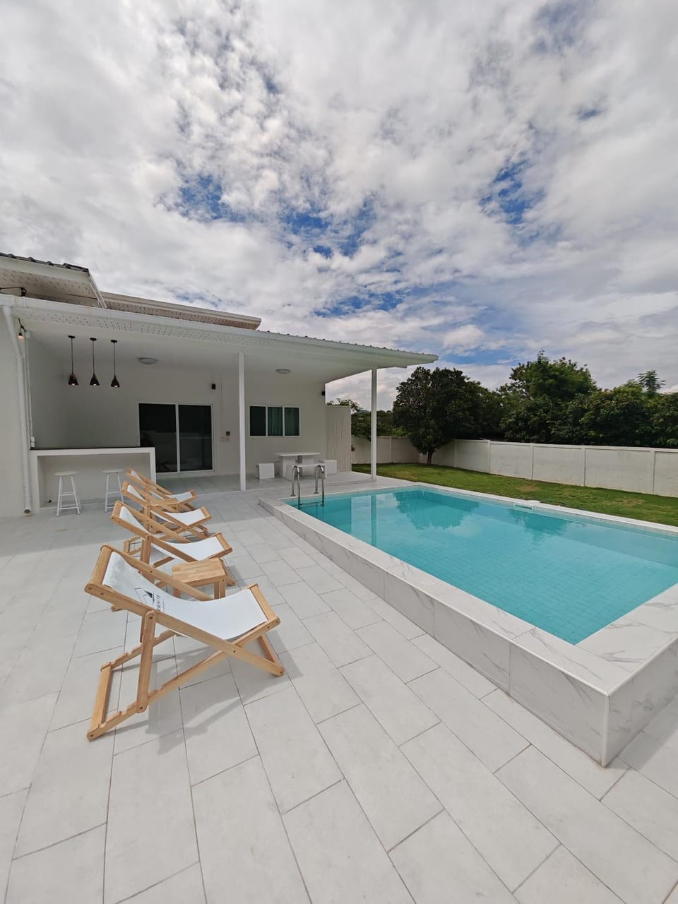 Facade/entrance, Activities, Activities, Swimming pool, sunbed, sunbed