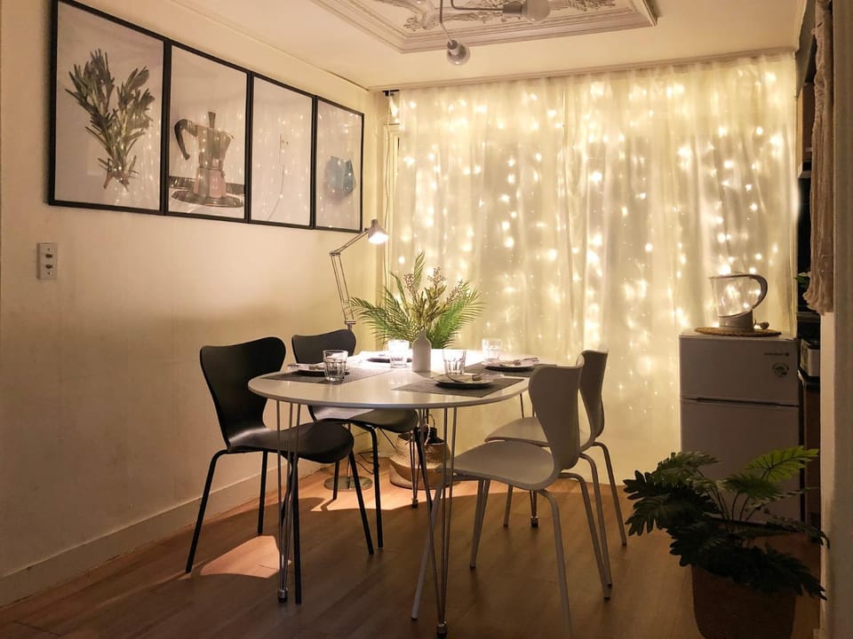Living room, Seating area, Dining area