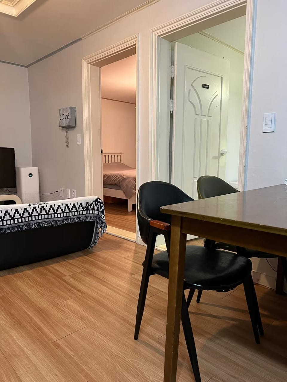 Bed, Living room, Seating area, Bedroom