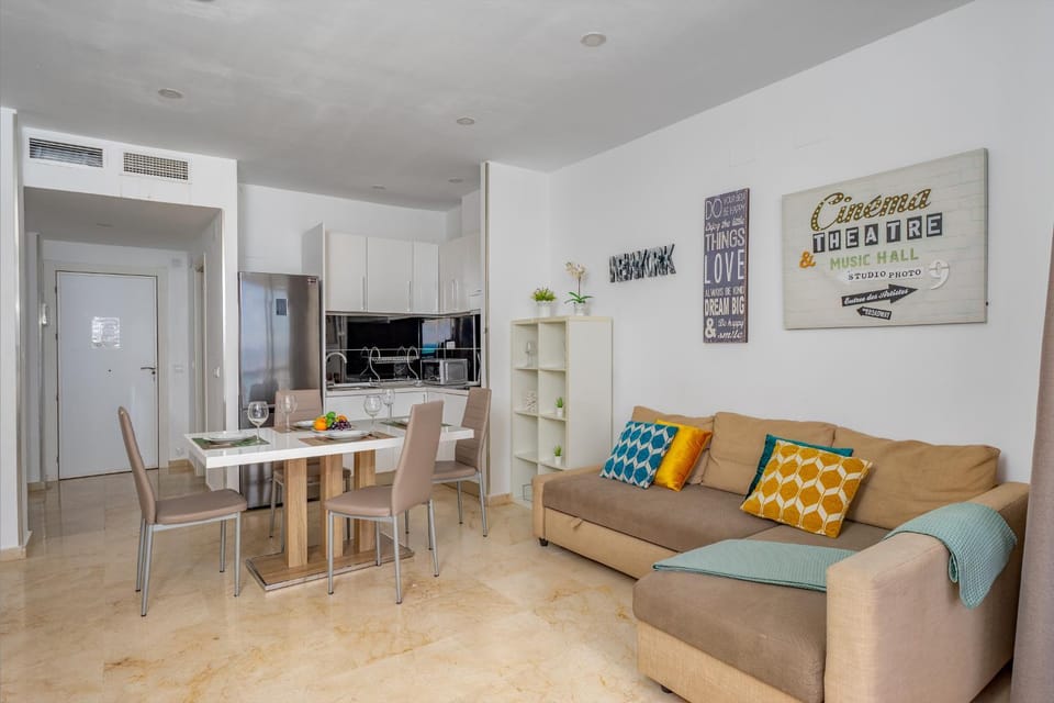 Premium Beachfront Stay in La Carihuela 2 Apartment in Torremolinos