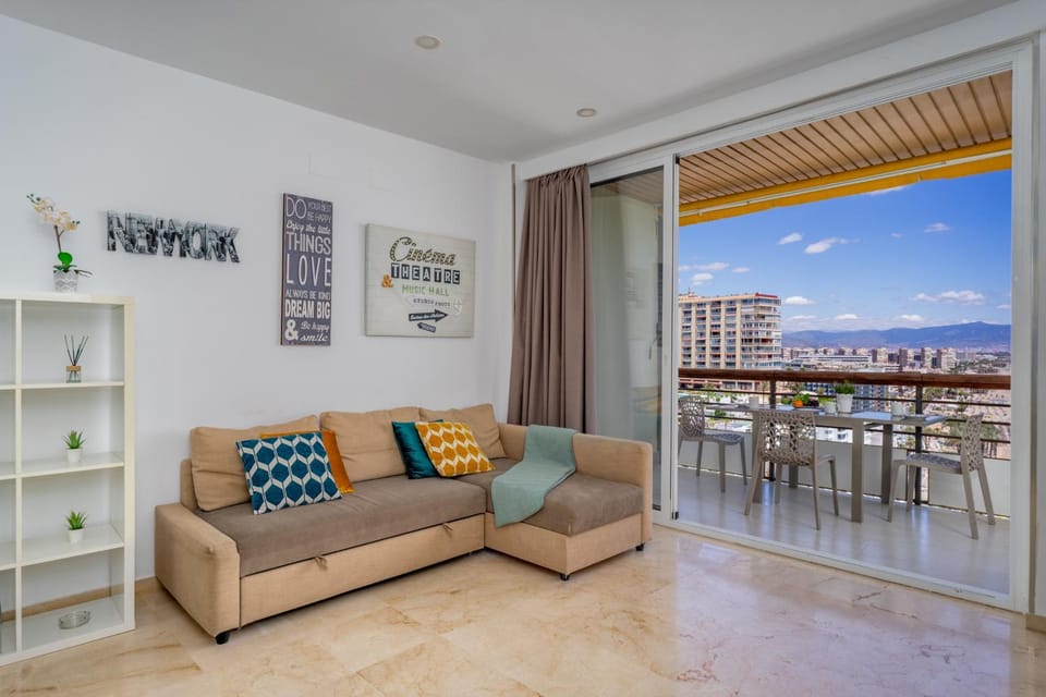 Premium Beachfront Stay in La Carihuela 2 Apartment in Torremolinos
