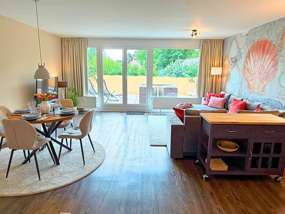 TV and multimedia, Balcony/Terrace, Living room, Dining area