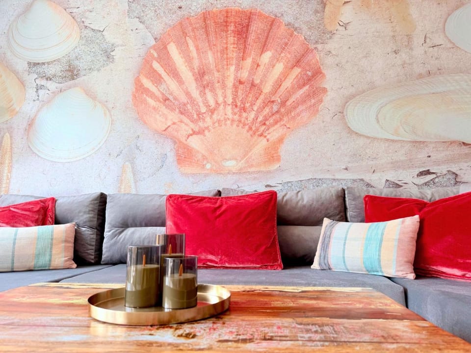 Living room, Decorative detail, Seating area