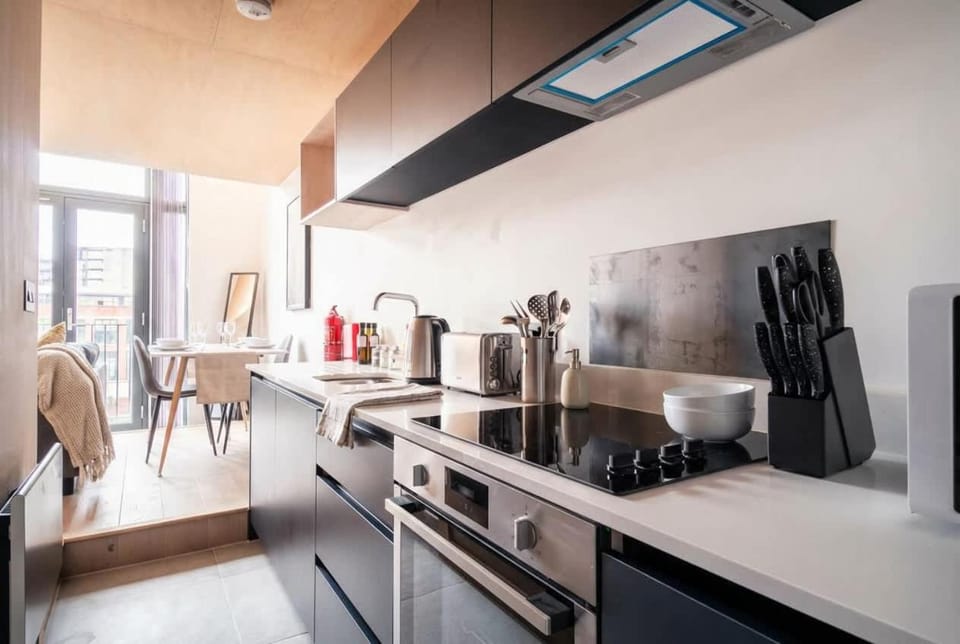 Lovely 2BED Manchester Apartment w Balcony Apartment in Salford