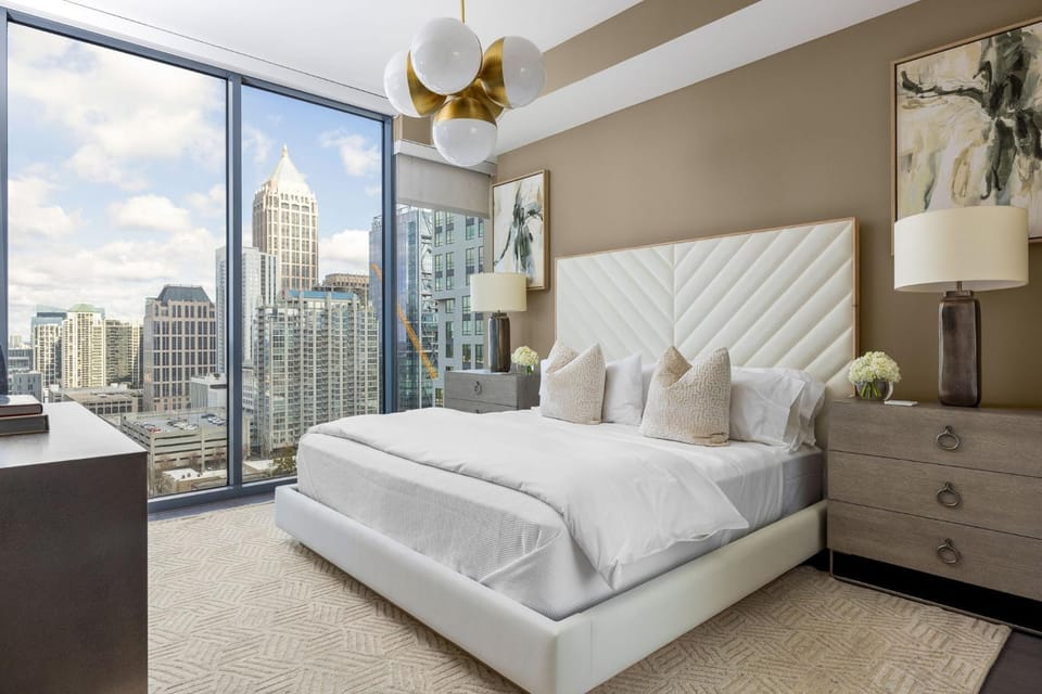 18th Floor - Soaring Sunset Apartment in Atlanta