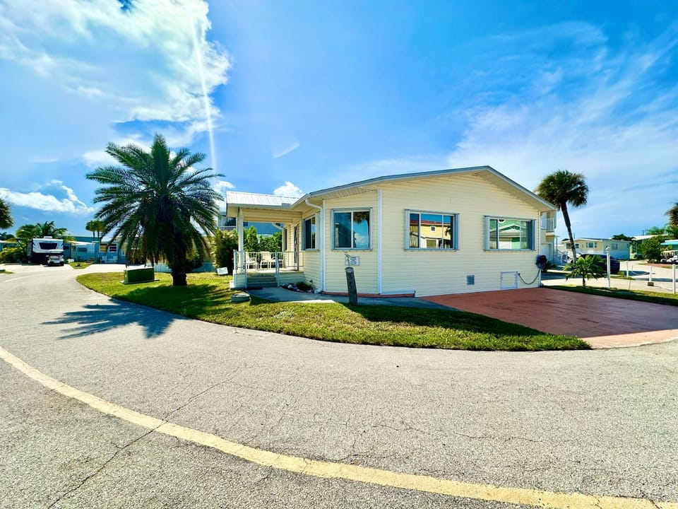 Views for Days 2BR Beach House N1344 House in Hutchinson Island