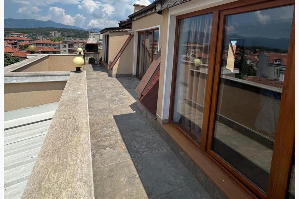Apartment Sleeps 6- Free Parking- Balcony Apartment in Stara Zagora, Bulgaria