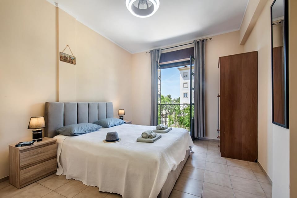Bed, Photo of the whole room, Bedroom, towels, wardrobe