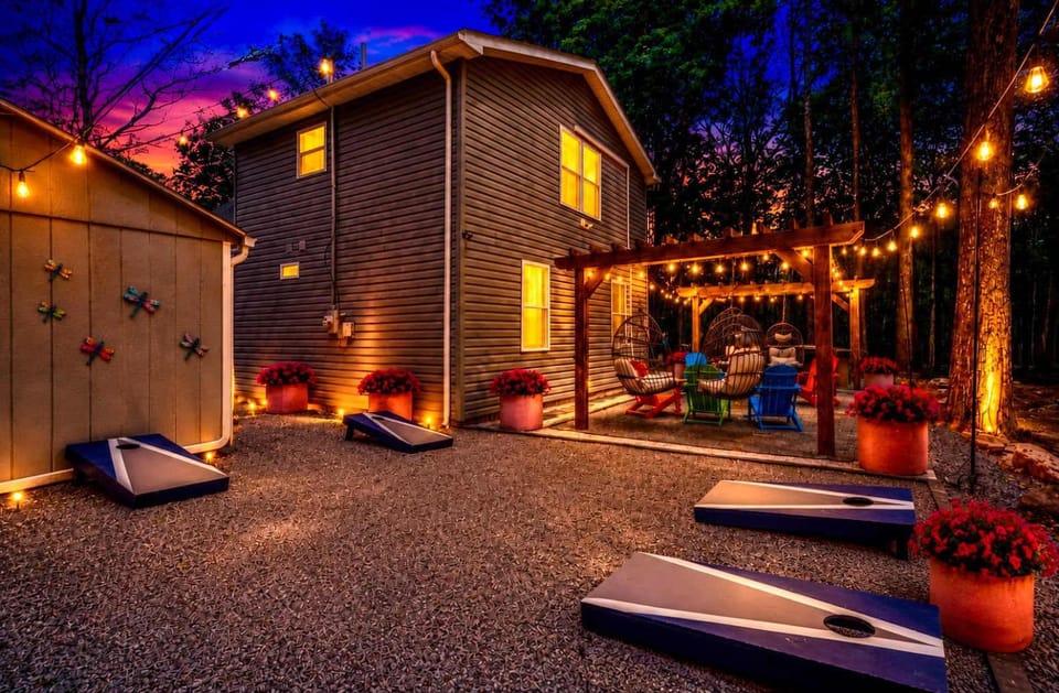 Brand New Chalet - Seclusion Arcadez Fire Pit Chalet in Coolbaugh Township