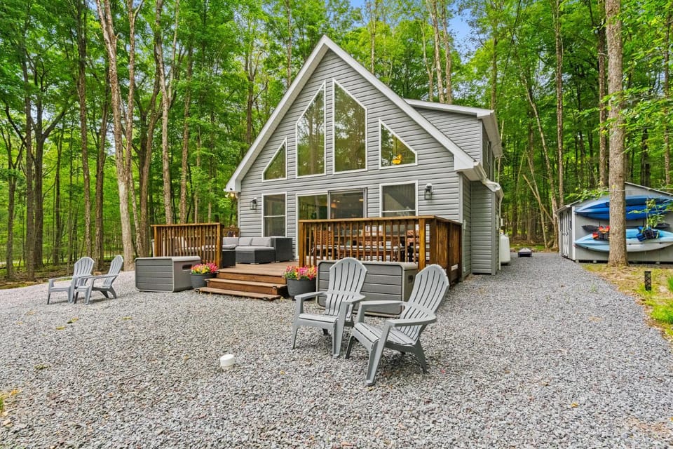 Brand New Chalet - Seclusion Arcadez Fire Pit Chalet in Coolbaugh Township