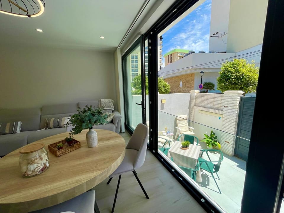 Dining area, Street view, Quiet street view, Inner courtyard view