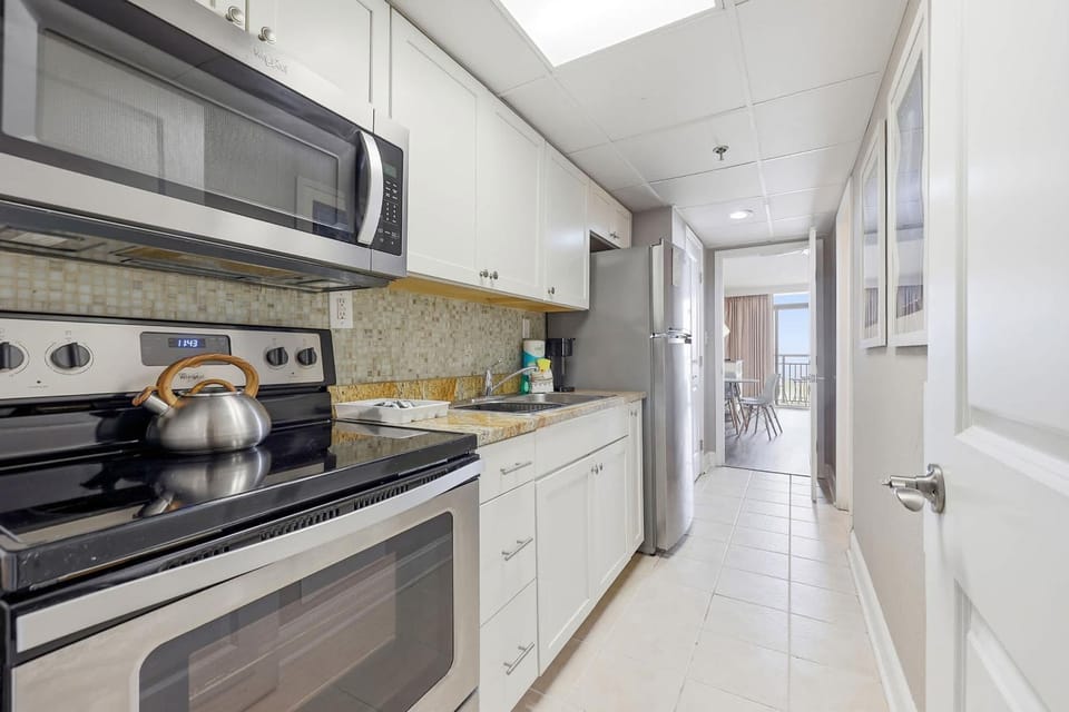 Shore Beats Working Oceanfront Resort Suite House in Myrtle Beach