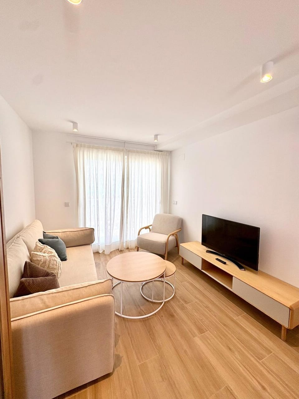 Communal lounge/ TV room, Living room, Seating area