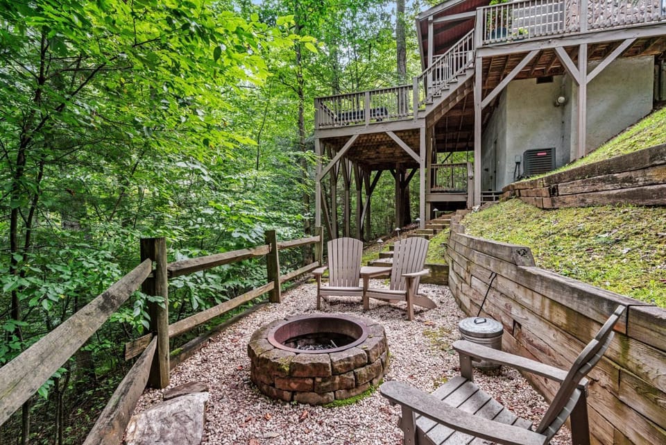 Among The Trees - Valle Crucis Cabin with hot tub Pool Table Pond Fire pit Cabin in Brushy Fork