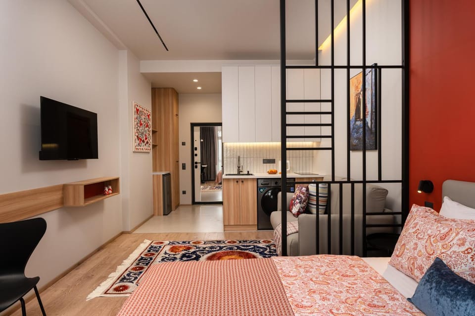 TV and multimedia, Kitchen or kitchenette, Living room, Photo of the whole room, Seating area, wardrobe