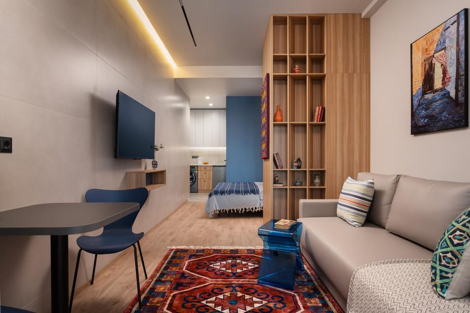 Bed, TV and multimedia, Living room, Photo of the whole room, Seating area