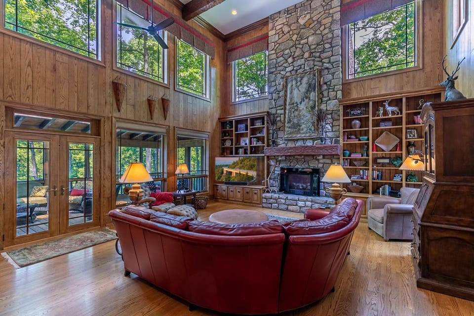 Amitola at Yonahlossee House in Brushy Fork