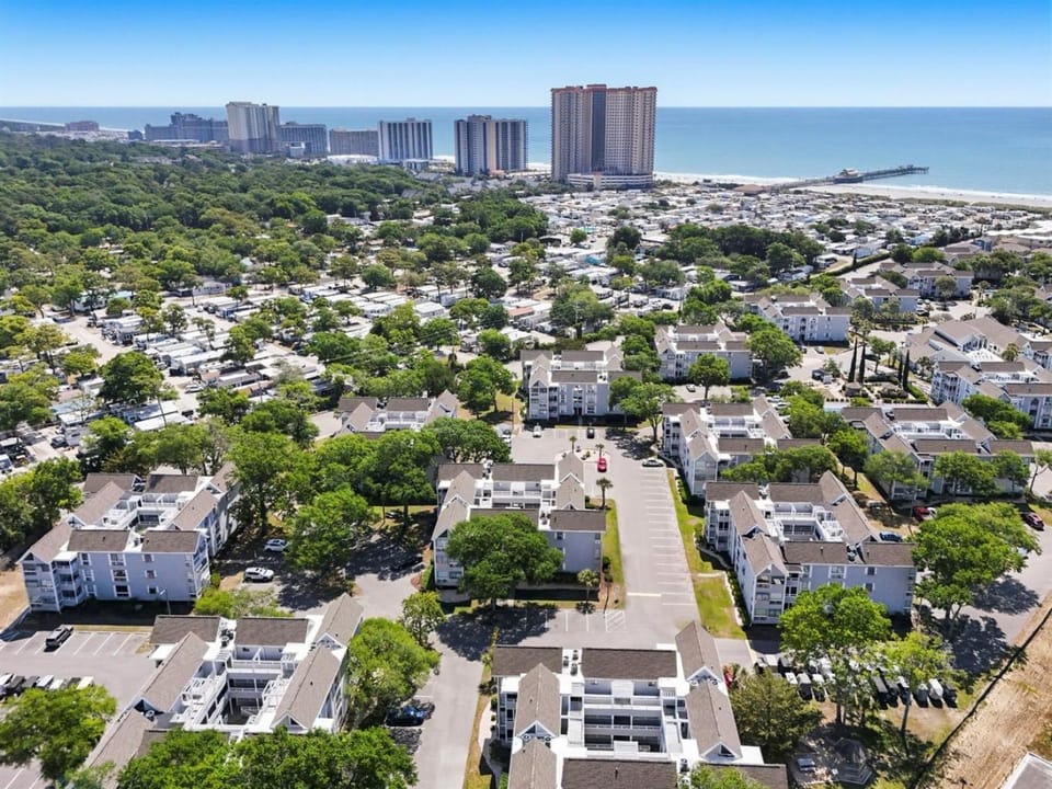 Arcadian Dunes 2BR Pool Walk to Ocean Apartment in South Carolina