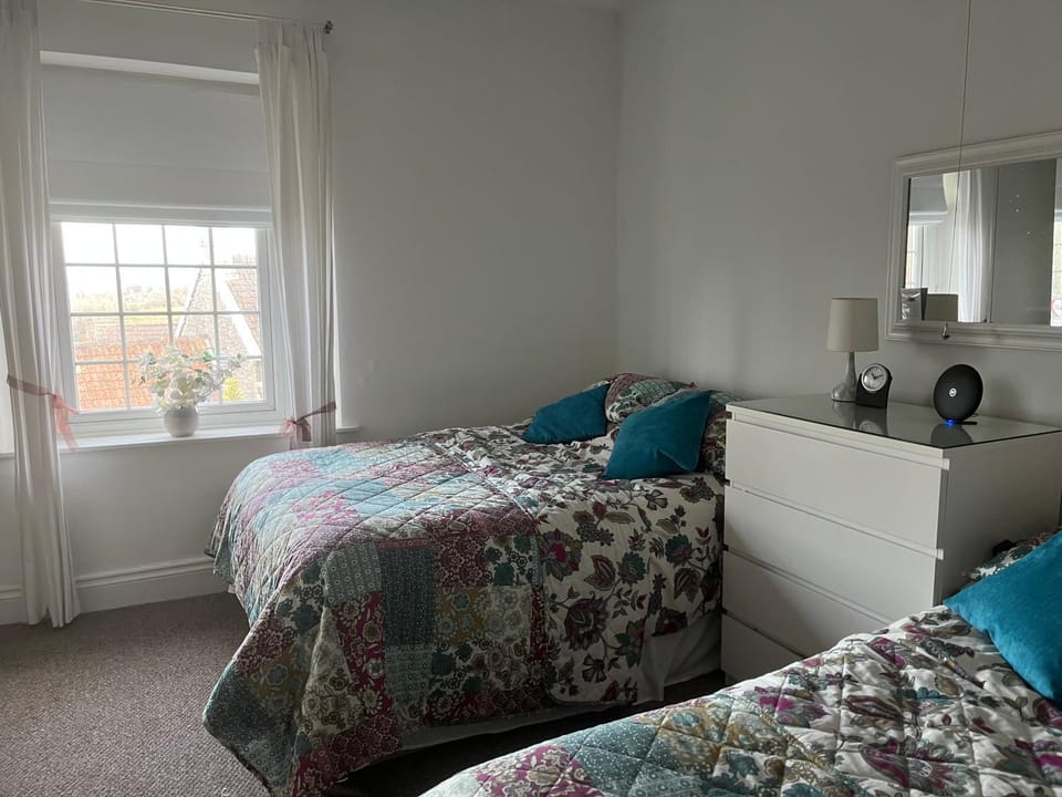Stunning coastal cottage House in Weston-super-Mare