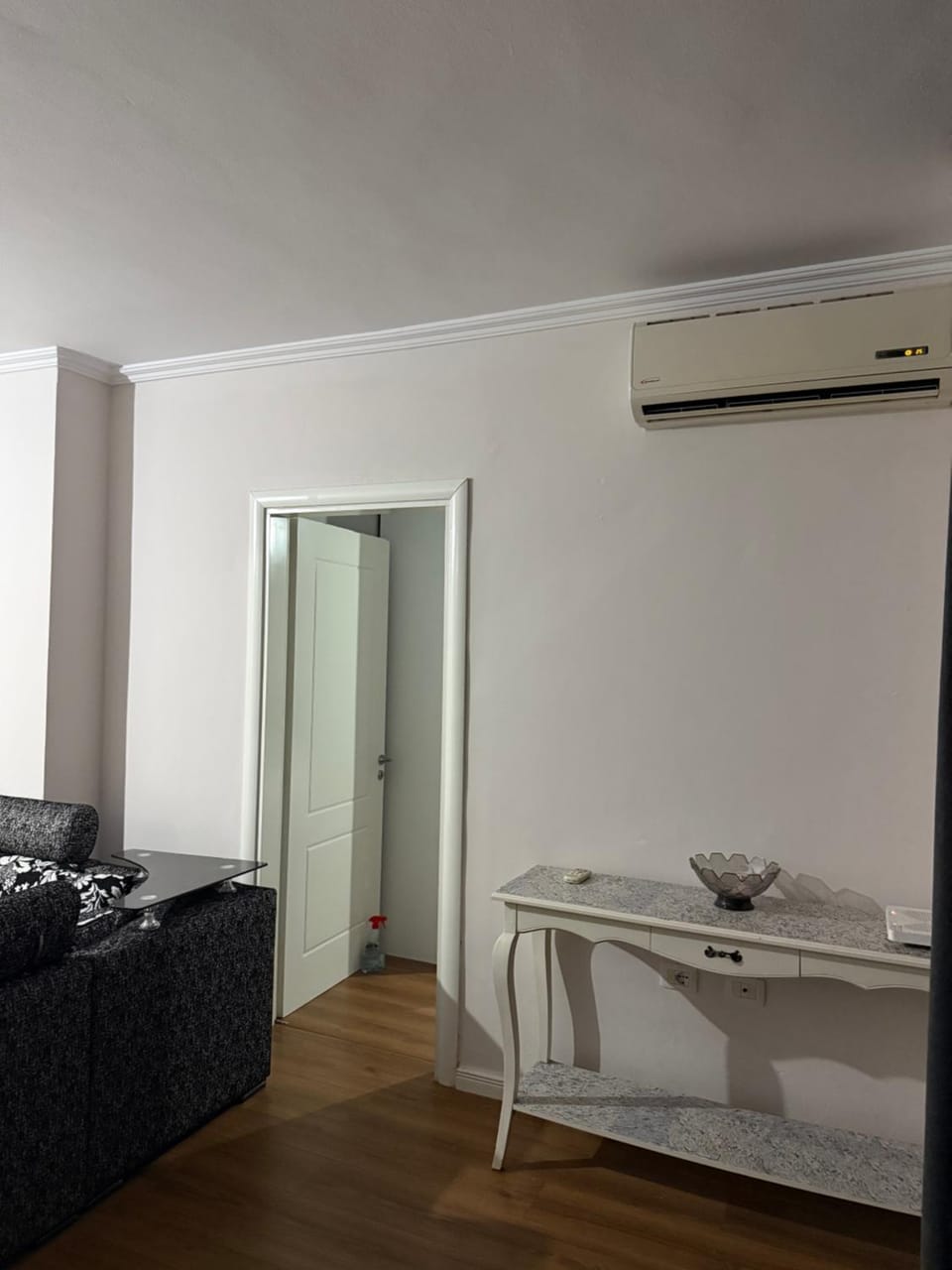 Living room, air conditioner