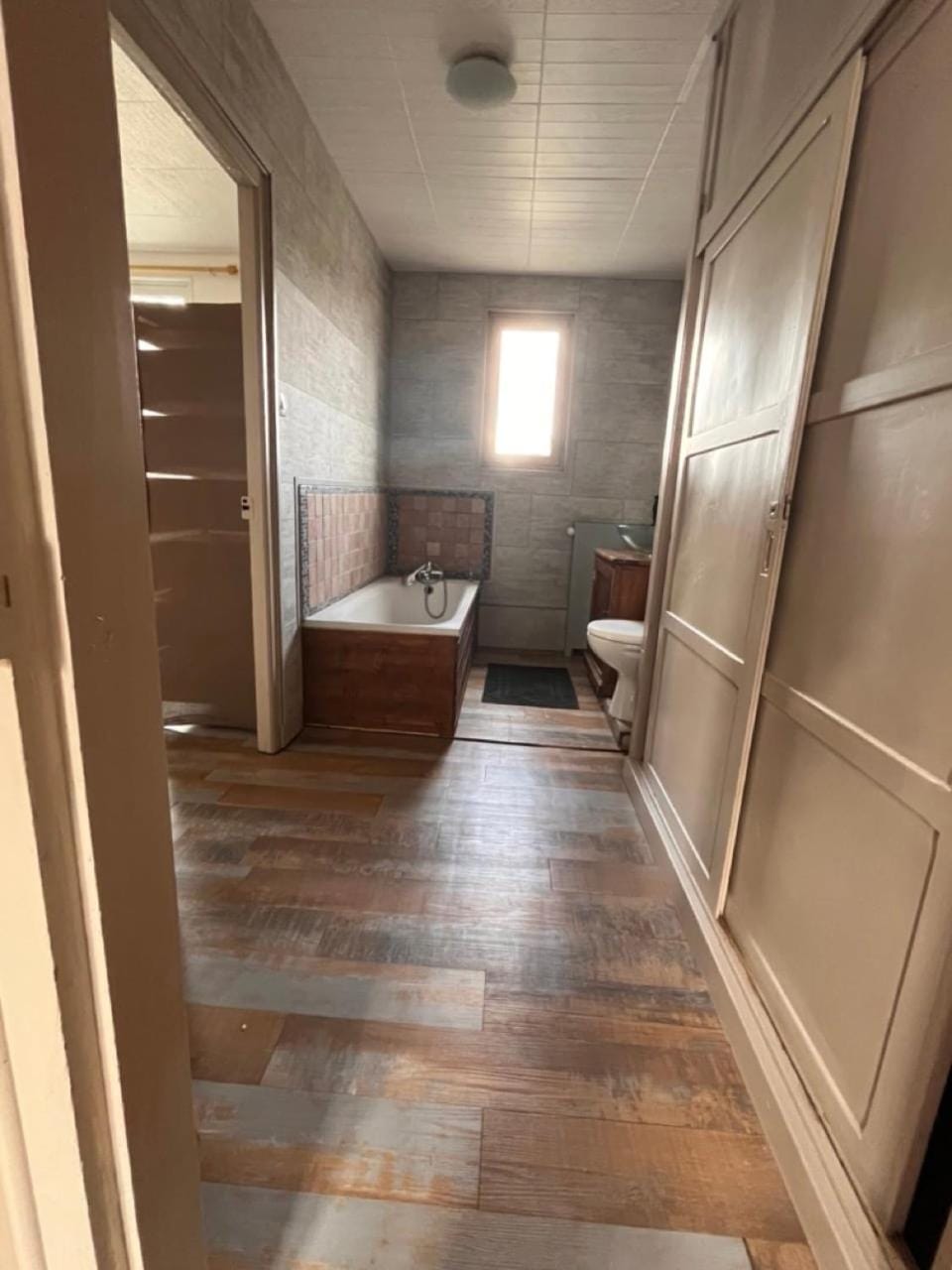 Bathroom, Bath