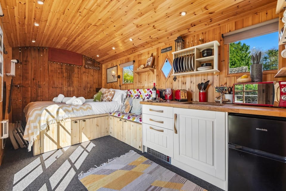 Kitchen or kitchenette, Food and drinks, Drinks