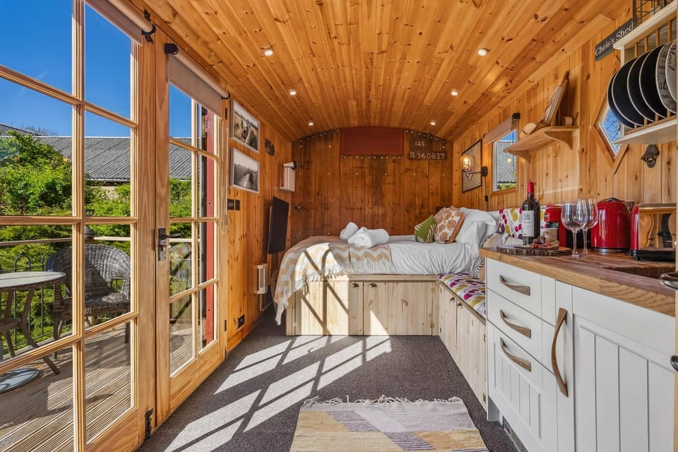 Day, Kitchen or kitchenette, Dining area