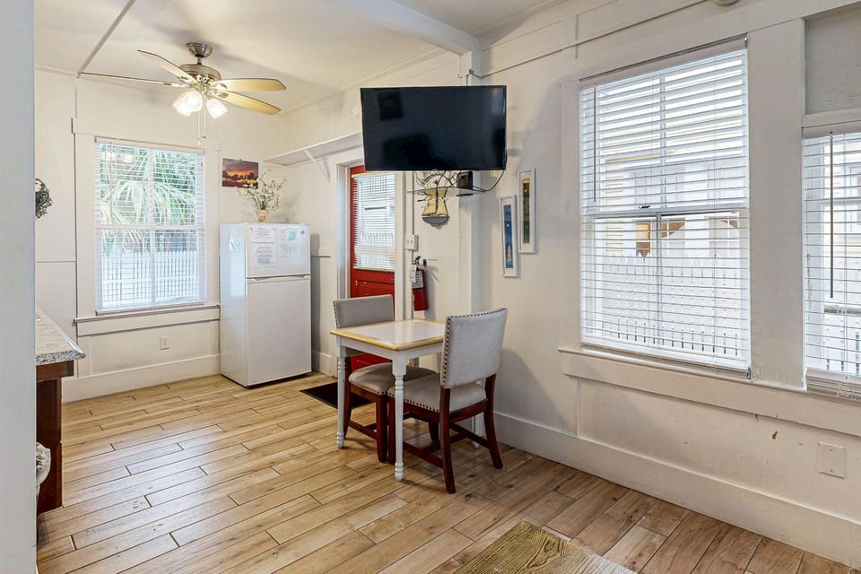 KW31 Three Flowers Guesthouse House in Key West