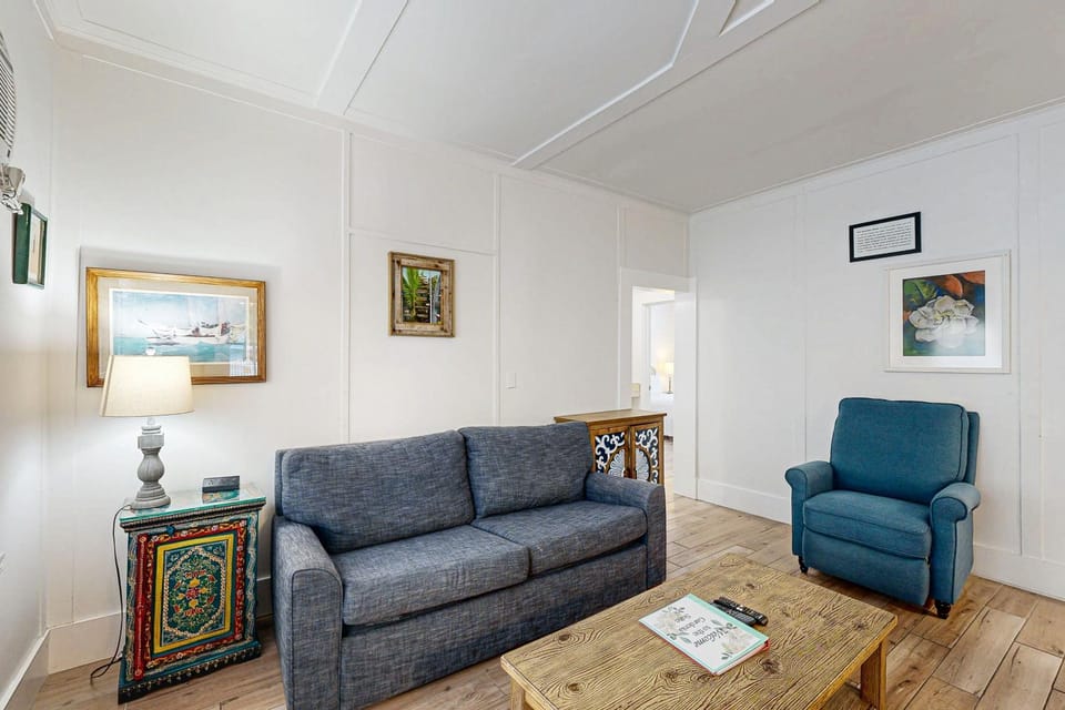 KW31 Three Flowers Guesthouse House in Key West